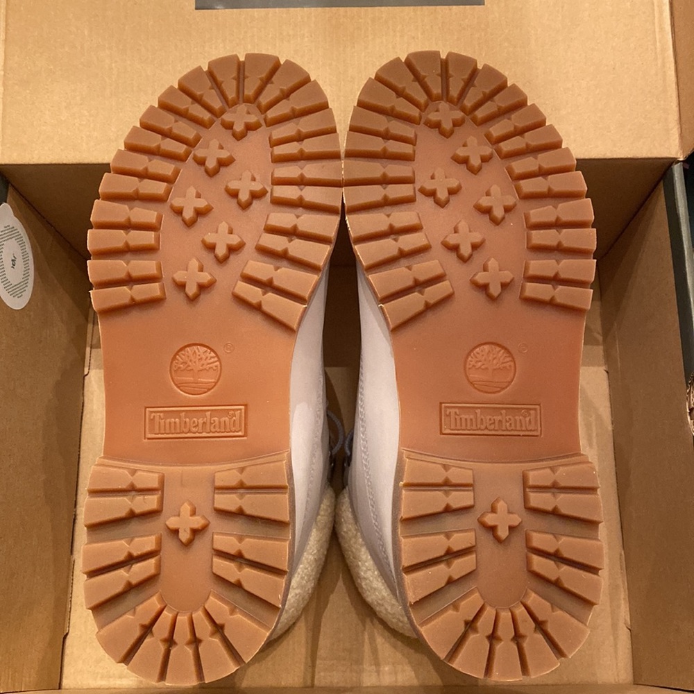 New in Box Women’s Timberland Premium 6-Inch Waterproof Boots - Picture 5 of 8